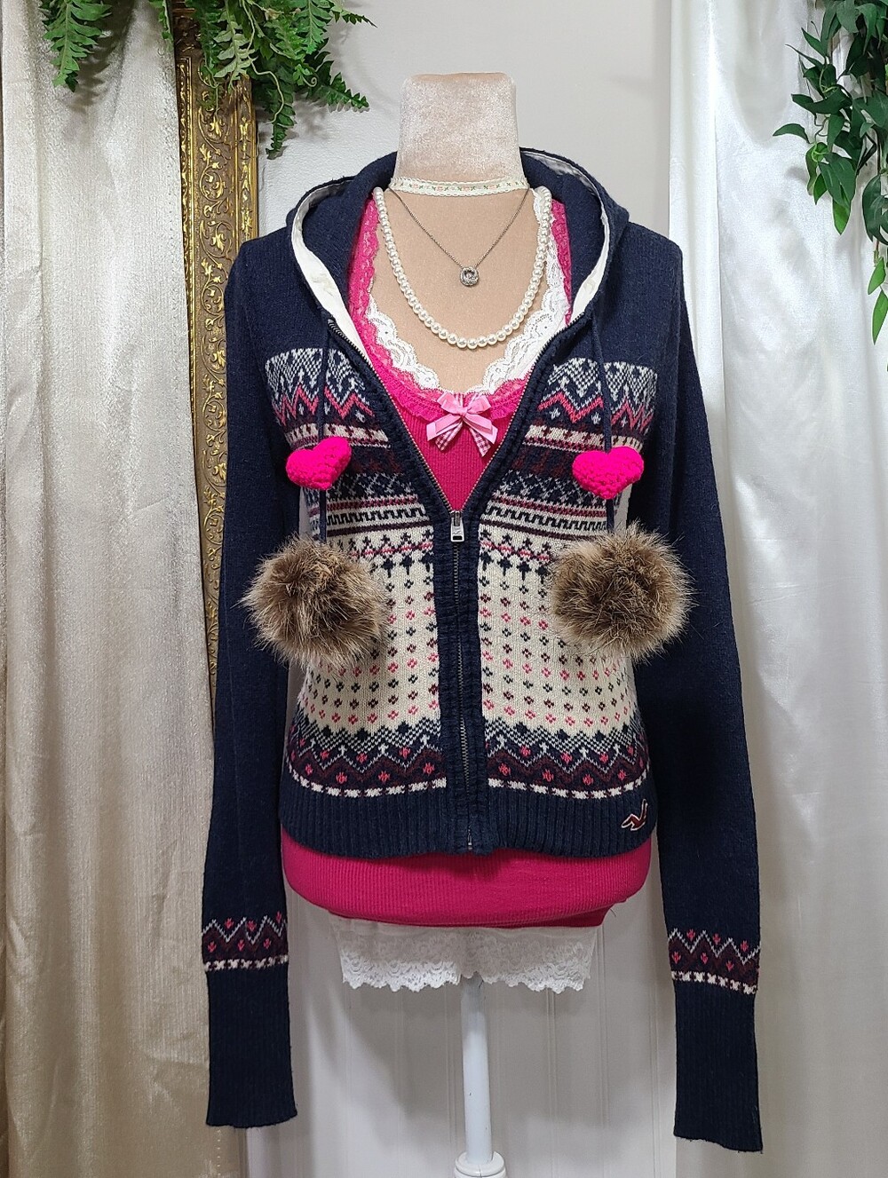 ♡ Y2K ♡ Super Rare Hollister Heart Hooded Babydoll Sweater Faux Fur Pompoms